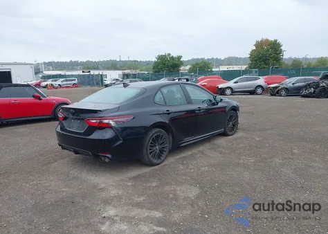 2021 Toyota Camry Se Nightshade Edition Awd z USA, uszkodzony, nr VIN 4T1G11BK0MU026544